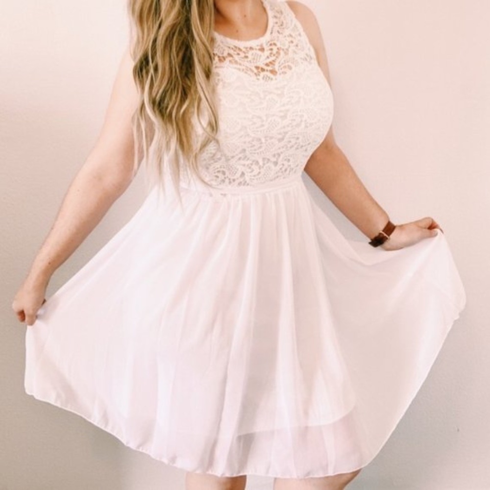 Knee Length A-Line Lace White Dress Medium